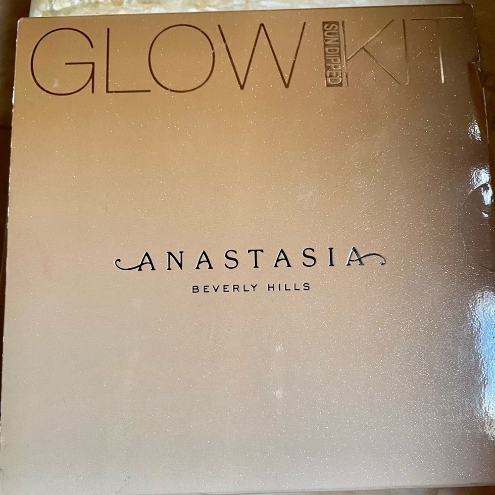 Anastasia Beverly Hills glow kit beautiful site